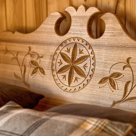 Goralskie Bacowki Z Widokiem Na Giewont *