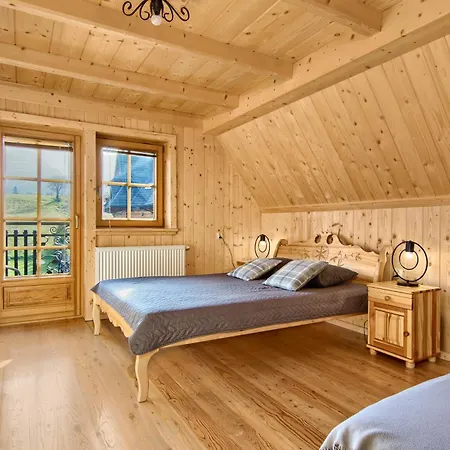 Goralskie Bacowki Z Widokiem Na Giewont *