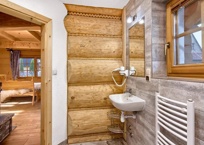 Goralskie Bacowki Z Widokiem Na Giewont Zakopane