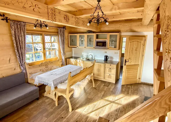 Goralskie Bacowki Z Widokiem Na Giewont *