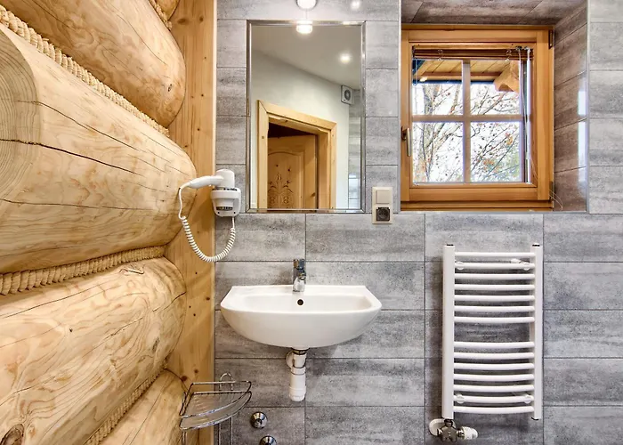 Goralskie Bacowki Z Widokiem Na Giewont